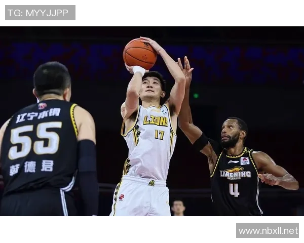 孙铭徽在对阵广东的精彩表现集锦回顾与分析